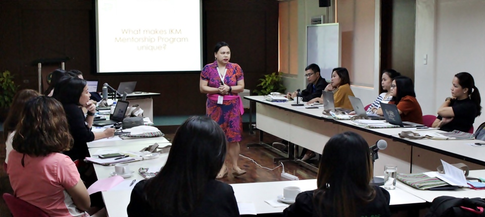 Asst. Prof. Elaine Llarena (center), Project Leader, gives a lecture during the Orientation and 1st Face-to-Face Session for the 2nd batch of learner-participants of the IKM Mentorship Program held on 19-21 November 2018 at the SEARCA Headquarters.