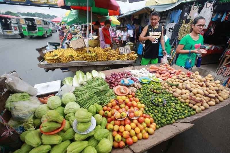 Agriculture Secretary William Dar assured the people yesterday that there is sufficient supply of rice and other prime commodities in the market with the public expected to stock up on supplies. Michael Varcas/File